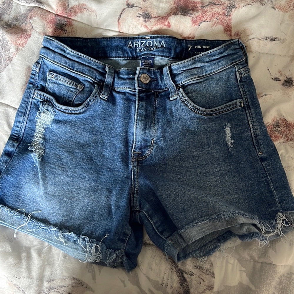 Arizona Mid Rise Jena Shorts